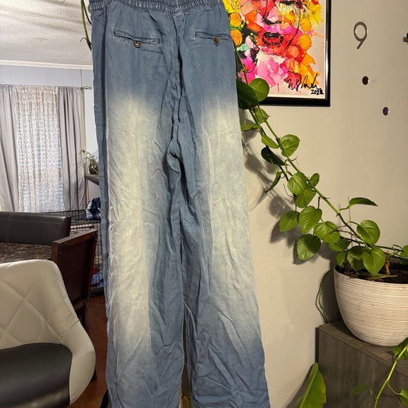 New without tag. Jean look, wide leg pants - Picture 3 of 4